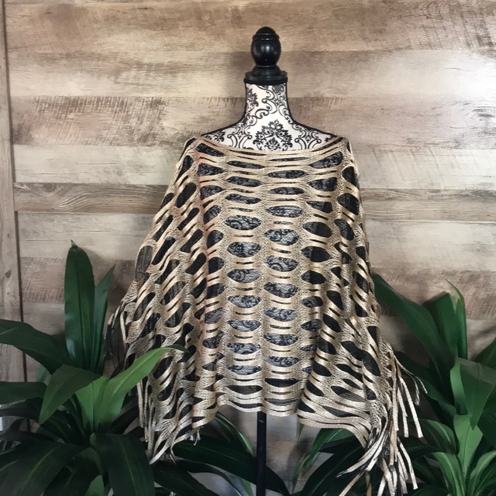 NWOT CAPTIVATING One Size Gold/Black Fringe Cape - Picture 3 of 4
